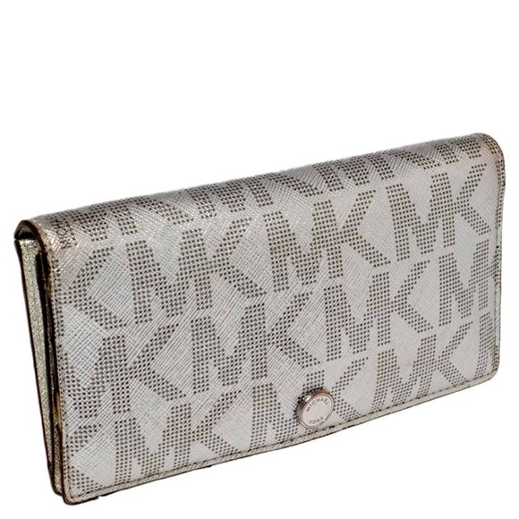 Michael Kors Metallic Silver Signature Coated Leather Bifold Wallet - Picture 1 of 10